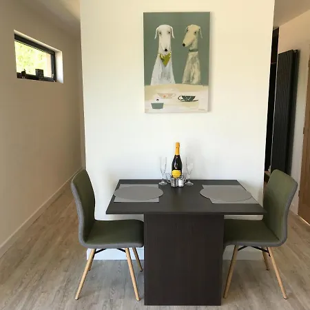 Lägenhet Parkknott Retreat Luxury With Private Hot Tub *