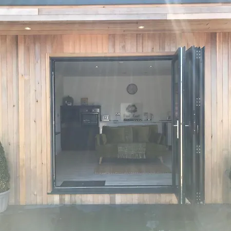 Parkknott Retreat Luxury With Private Hot Tub * Askam in Furness