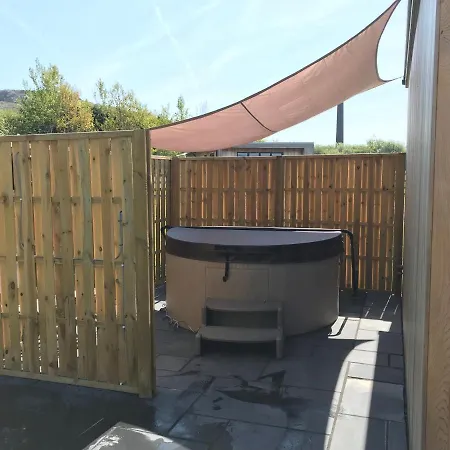 Parkknott Retreat Luxury With Private Hot Tub 公寓 Askam in Furness