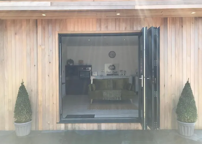 Parkknott Retreat Luxury With Private Hot Tub * Askam in Furness