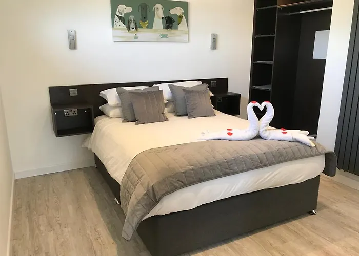 Parkknott Retreat Luxury With Private Hot Tub Askam in Furness